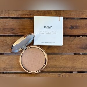 Iconic London Ultimate Bronzing Powder